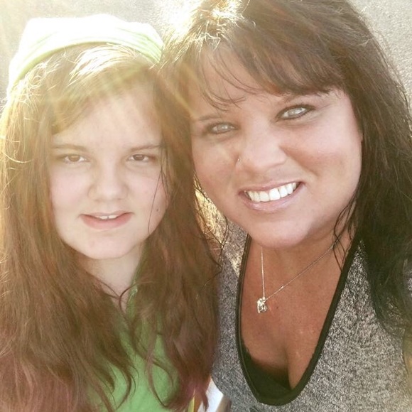 Meet your Posher, Leah - Picture 5 of 7